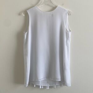 Uniqlo Sleeveless Back-Pleated Blouse